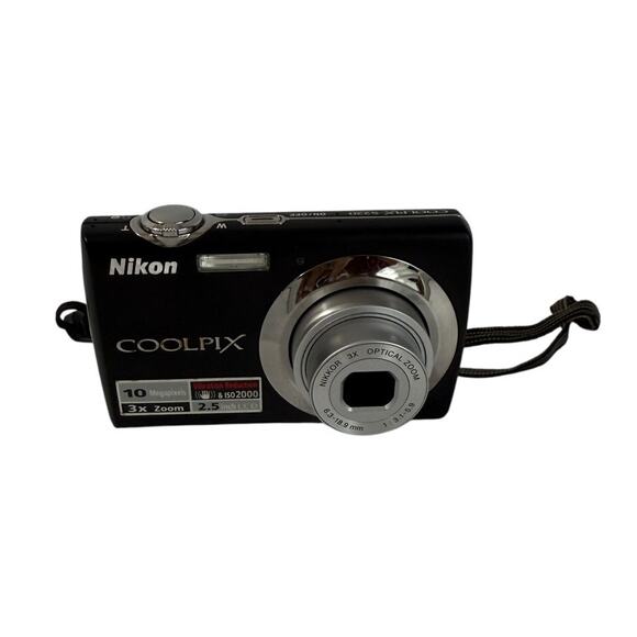 Nikon S220 10MP Opt Zoom Digital Camera Black Battery/Charger & Accessories EUC - Picture 2 of 9